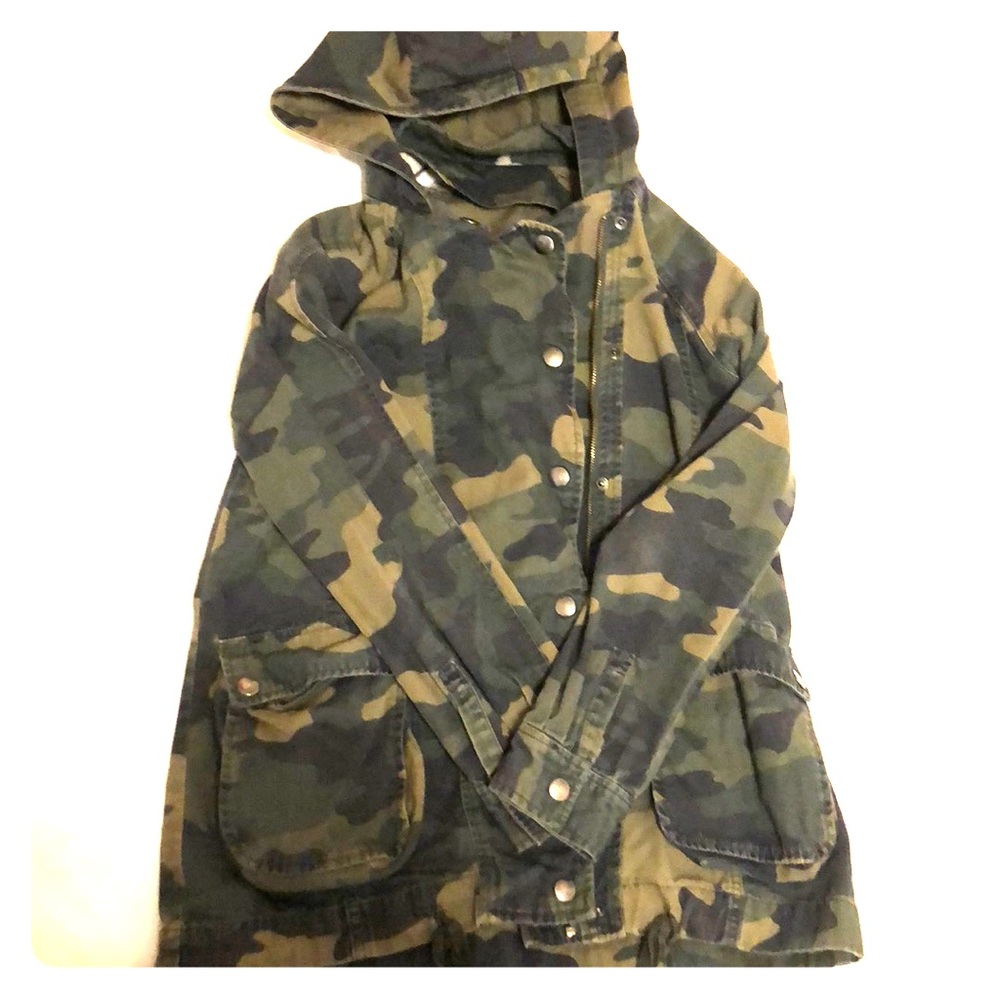 Hooded army print jacket